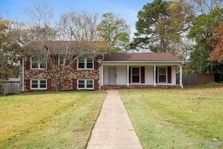 2102 Chadburn Dr SW, Huntsville, AL 35803