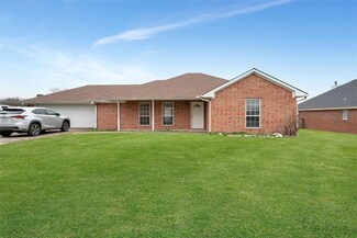 201 E College St, Gunter, TX 75058