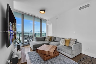 888 Biscayne Blvd Unit 812, Miami, FL 33132
