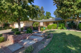 6122 N Angus St, Fresno, CA 93710