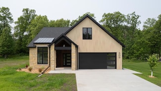 509 Cedar Dr, Lake City, MN 55041