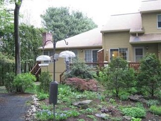 30 E Bluff Rd, Ashland, MA 01721