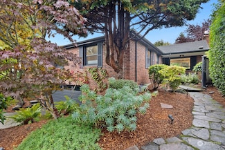 5150 48th Ave NE, Seattle, WA 98105
