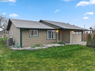 616 D St, Dallesport, WA 98617