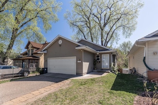 1138 Norton St, Saint Paul, MN 55117