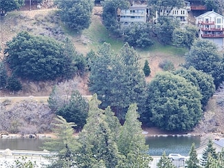 287 Zermatt Dr, Crestline, CA 92325