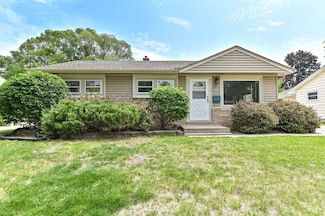 2880 S 95th St, Milwaukee, WI 53227