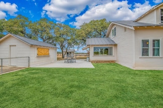 16673 Texas 41, Rocksprings, TX 78880
