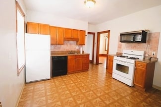 14 Huntoon St Unit 3, Dorchester Center, MA 02124