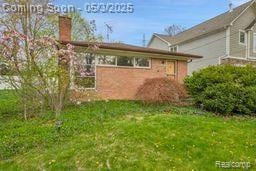 2051 Avondale St, Sylvan Lake, MI 48320