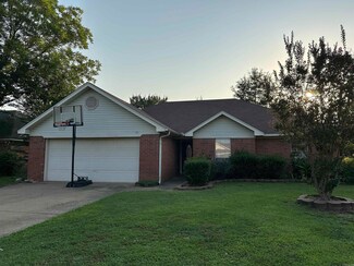 2335 Remington Rd, Conway, AR 72032
