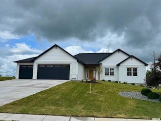 6932 Wilderness Pointe, Bettendorf, IA 52722