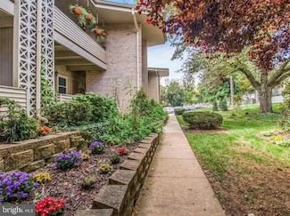 126 Haycock Rd Unit C4, Falls Church, VA 22046