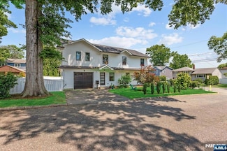 21 Briarcliffe Rd, Bergenfield, NJ 07621