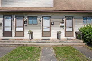 516 High St, Clinton, MA 01510