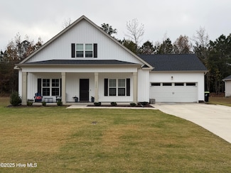 3323 School View Dr, Farmville, NC 27828