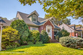 32 College Ave, Staten Island, NY 10314