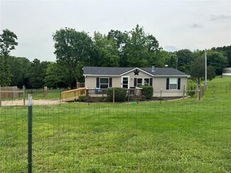 23542 Highway Mm, Lebanon, MO 65536