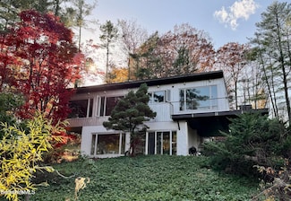 300 Syndicate Rd, Williamstown, MA 01267