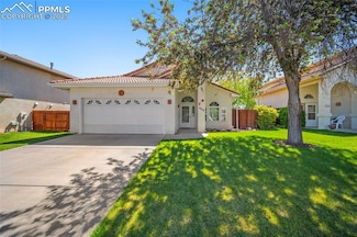 1016 Cedarcrest Dr, Pueblo, CO 81005