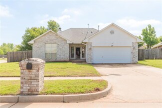 1114 S Douglas Dr, Mustang, OK 73064