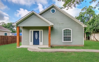 1127 Jackson St, Columbus, TX 78934