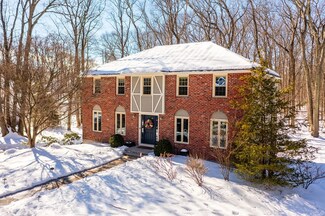 4 Mccarthy Cir, Framingham, MA 01702