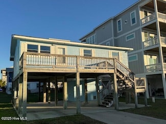 806 Canal Dr, Carolina Beach, NC 28428