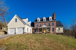 1089 Springwood Ct, Greendale, IN 47025