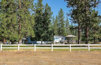 323 Greenview Rd, Etna, CA 96027