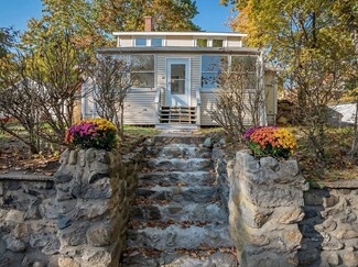32 Oliver St, Athol, MA 01331