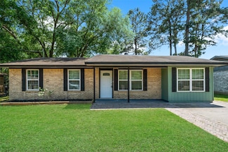 204 N Shirley Ln, Willis, TX 77378
