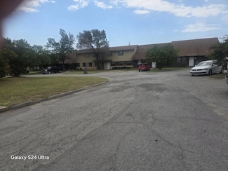 1122 NW 52nd Cir, Lawton, OK 73505