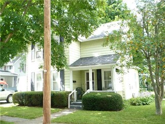 27 Murray St, Warsaw, NY 14569