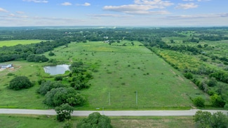 1381 Watterson Rd, Red Rock, TX 78662