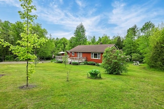 2016 Hinman Settler Rd, Newport, VT 05855