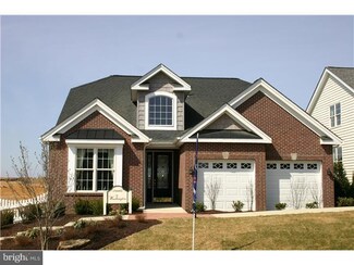 5404 Loyal Dr, Bethlehem, PA 18017