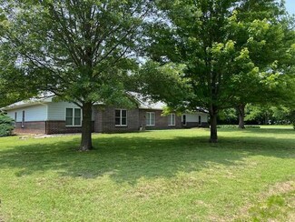 319 Woodcliffe Dr, Oswego, KS 67356