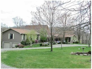 1143 Joyce Ln, Vandergrift, PA 15690