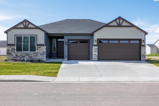 400 Ruby Ave, Grandview, WA 98930