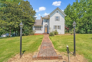 403 Hoffman Ave, Bridgeport, AL 35740