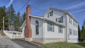 6 W Wood St, Pine Grove, PA 17963