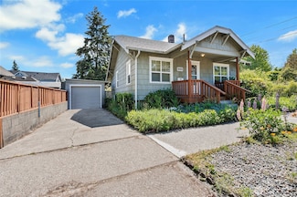 858 S 41st St, Tacoma, WA 98418