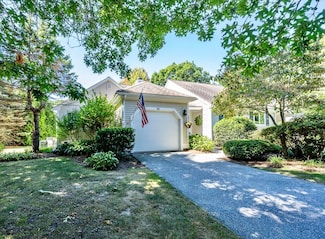 84 Pine Hill Blvd, Mashpee, MA 02649