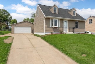 5208 Gordon Ave NW, Cedar Rapids, IA 52405