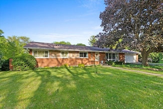 605 Lill St, Barrington, IL 60010