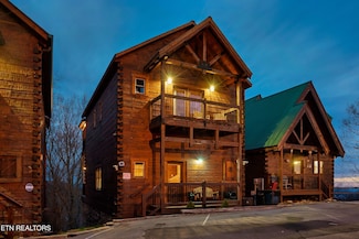 1255 Bear Cub Way, Gatlinburg, TN 37738