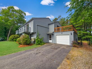10 Holly Cir Unit 16A, Buzzards Bay, MA 02532