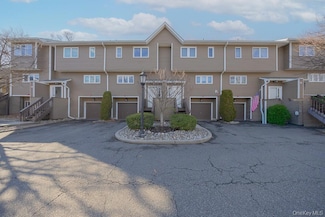 75 Village Green Unit K3, Bardonia, NY 10954