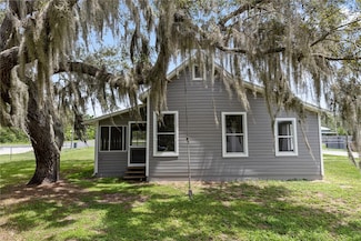 19402 E 5th St, Umatilla, FL 32784